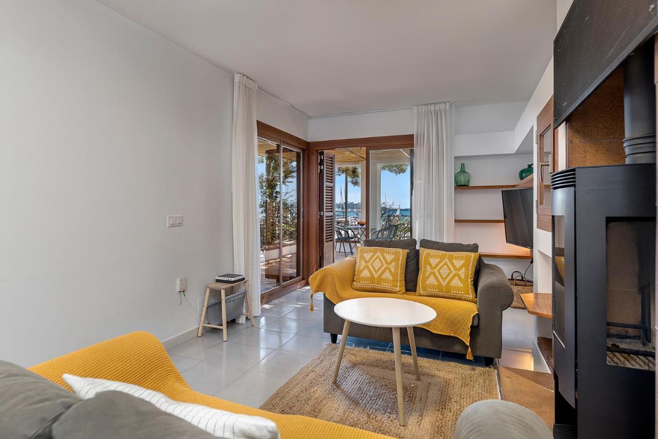 La Gola Apartment, First-line Beachfront, Newly Refurbished * Puerto Pollensa