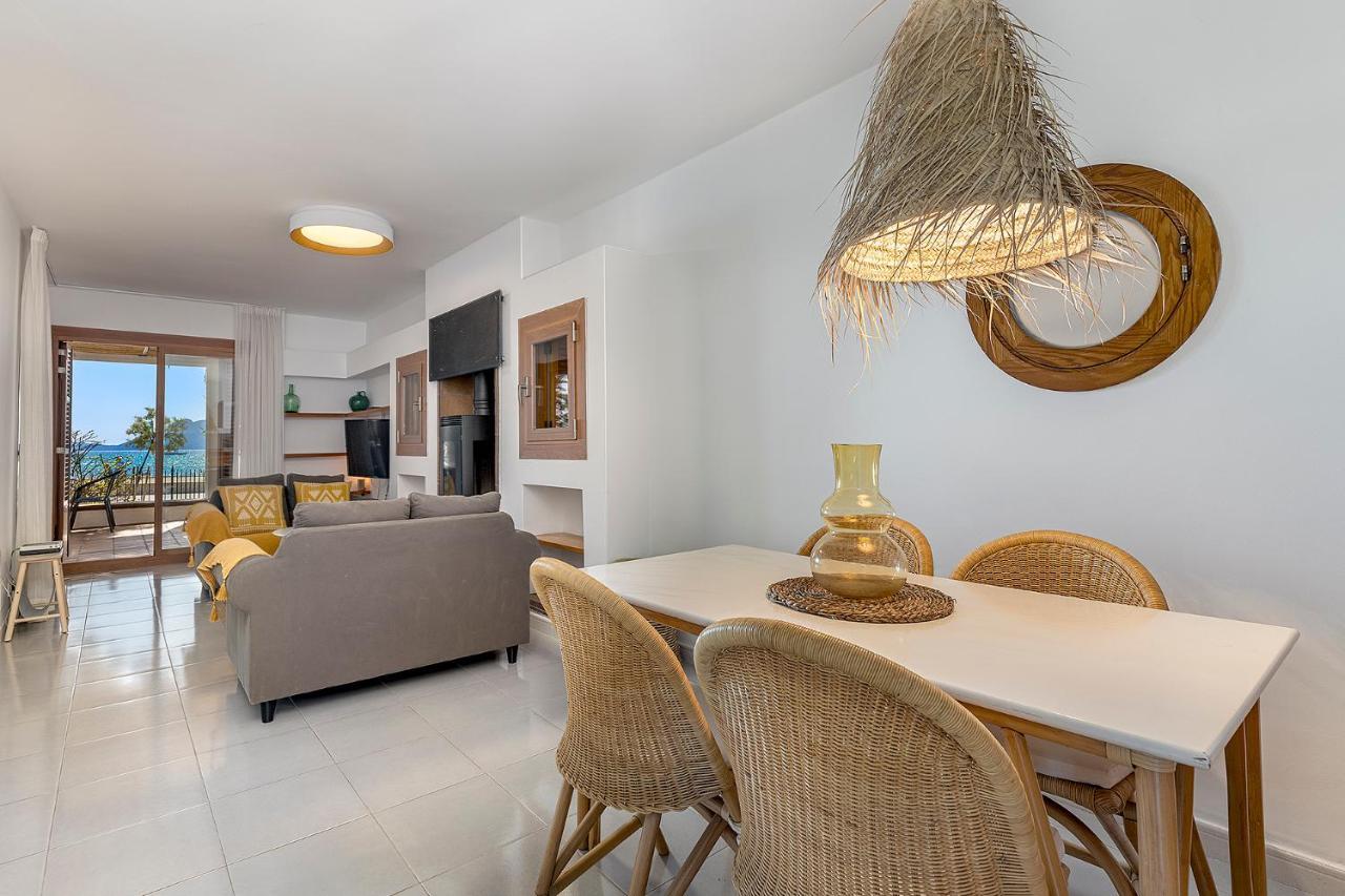 Apartamento La Gola Apartment, First-line Beachfront, Newly Refurbished *