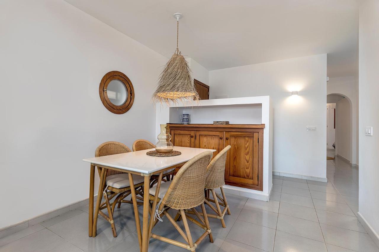 La Gola Apartment, First-line Beachfront, Newly Refurbished Apartamento