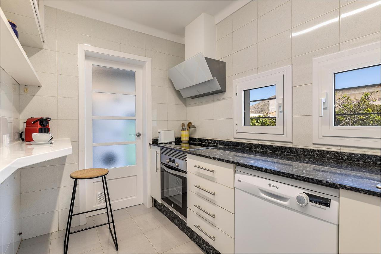 Apartamento La Gola Apartment, First-line Beachfront, Newly Refurbished Puerto Pollensa